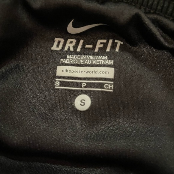 nike running shorts - Picture 2 of 2